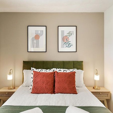 East London House Near Tube With Parking Villa Екстериор снимка