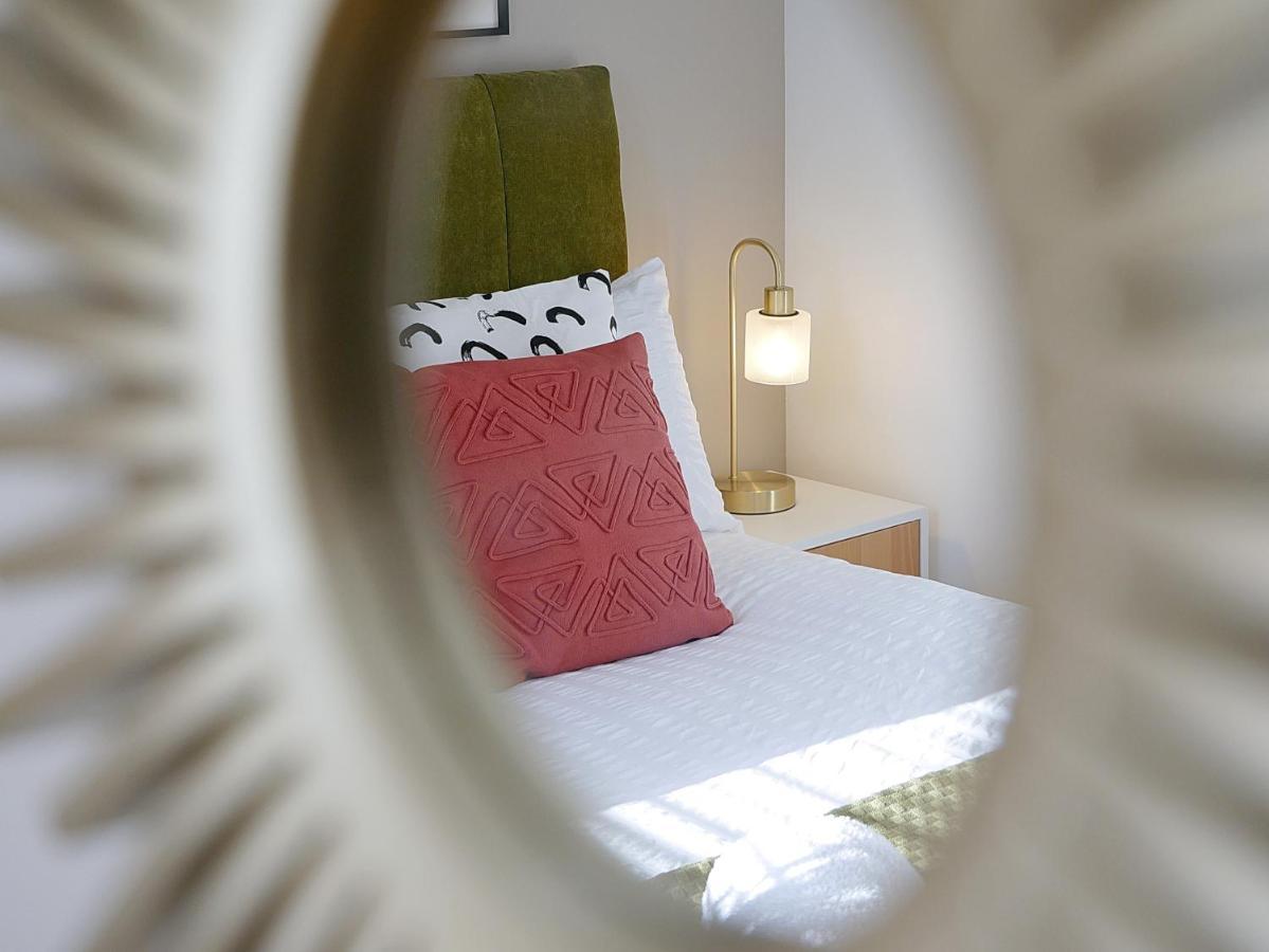 East London House Near Tube With Parking Villa Екстериор снимка