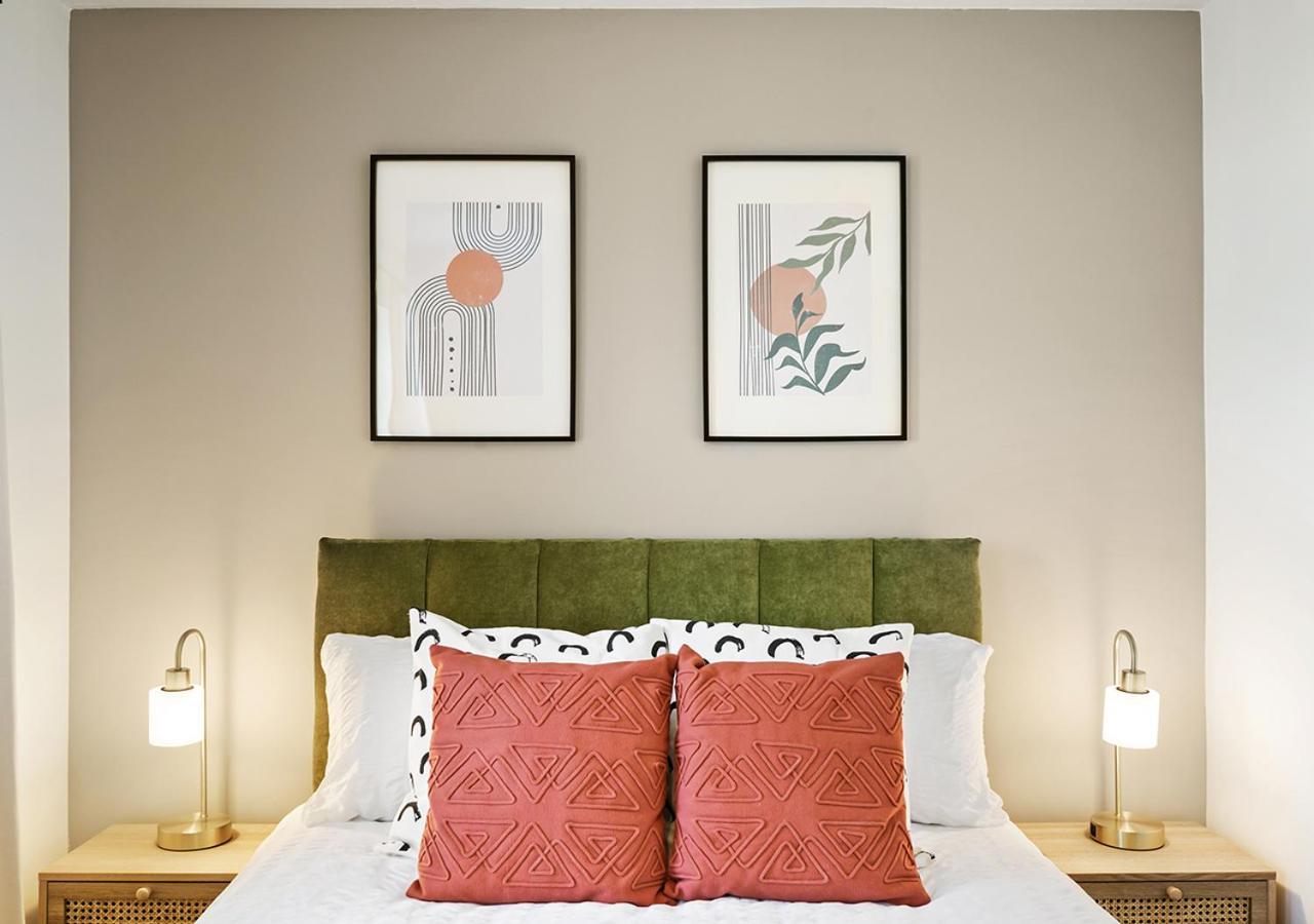 East London House Near Tube With Parking Villa Екстериор снимка
