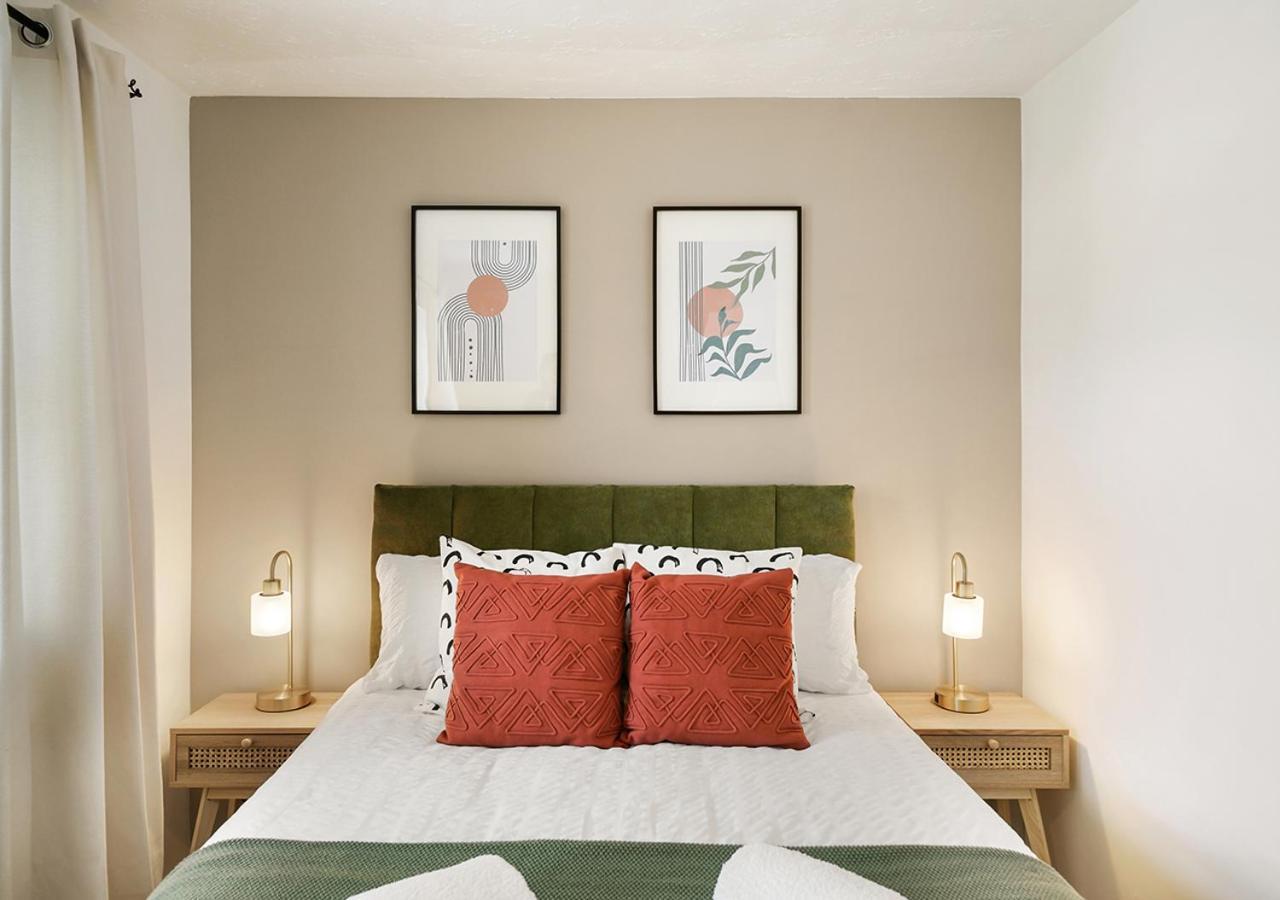East London House Near Tube With Parking Villa Екстериор снимка
