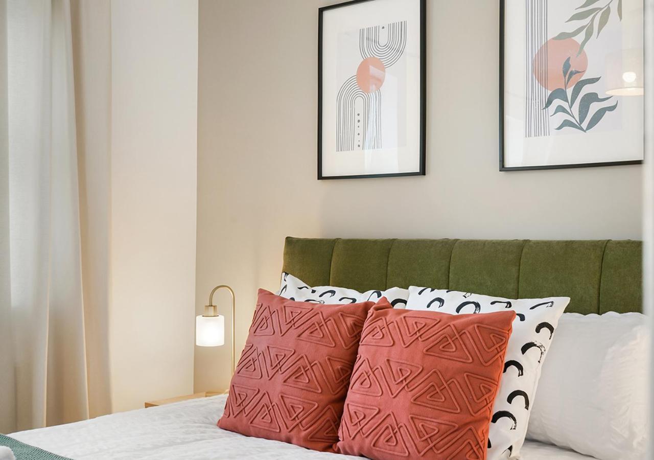 East London House Near Tube With Parking Villa Екстериор снимка