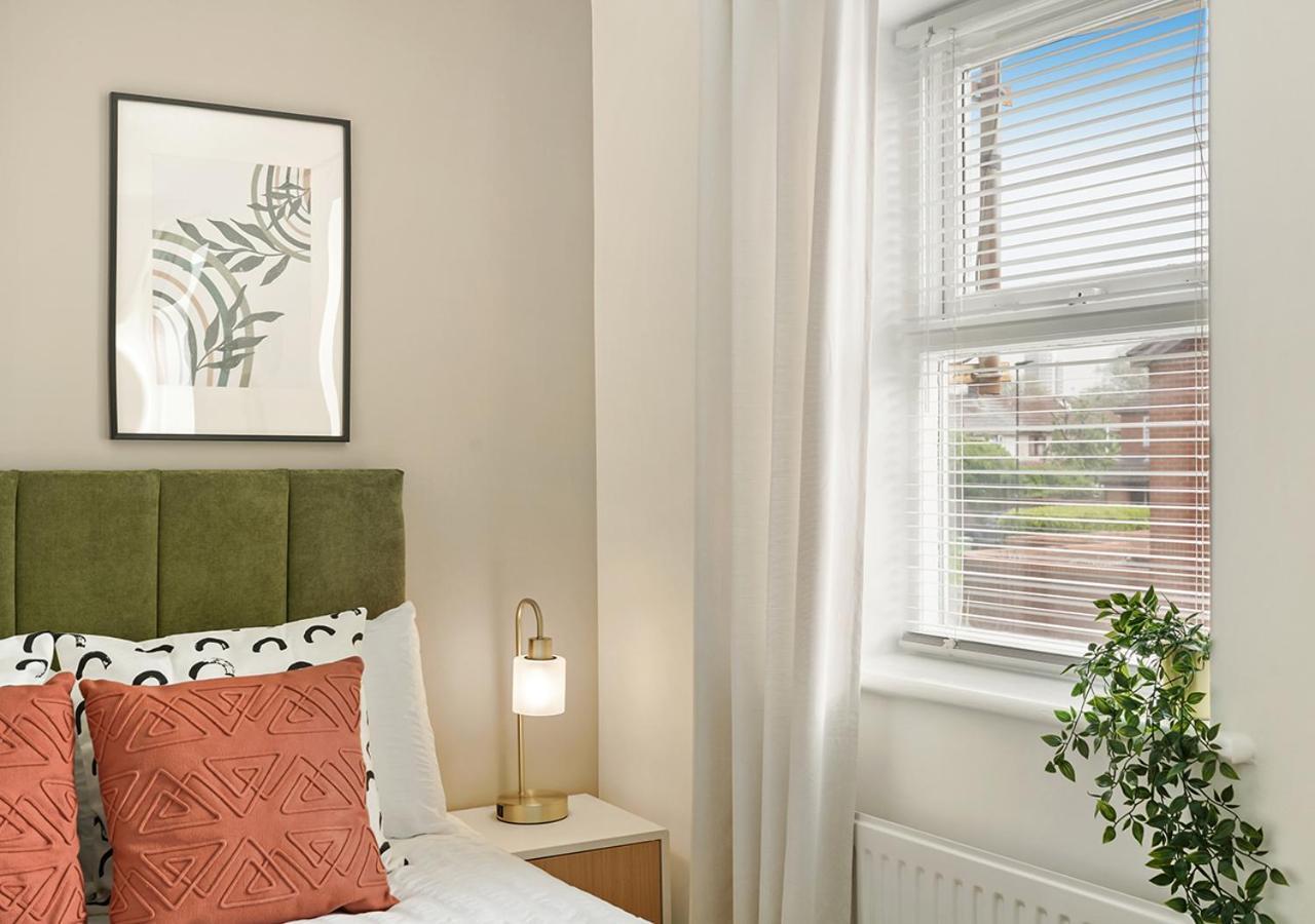 East London House Near Tube With Parking Villa Екстериор снимка