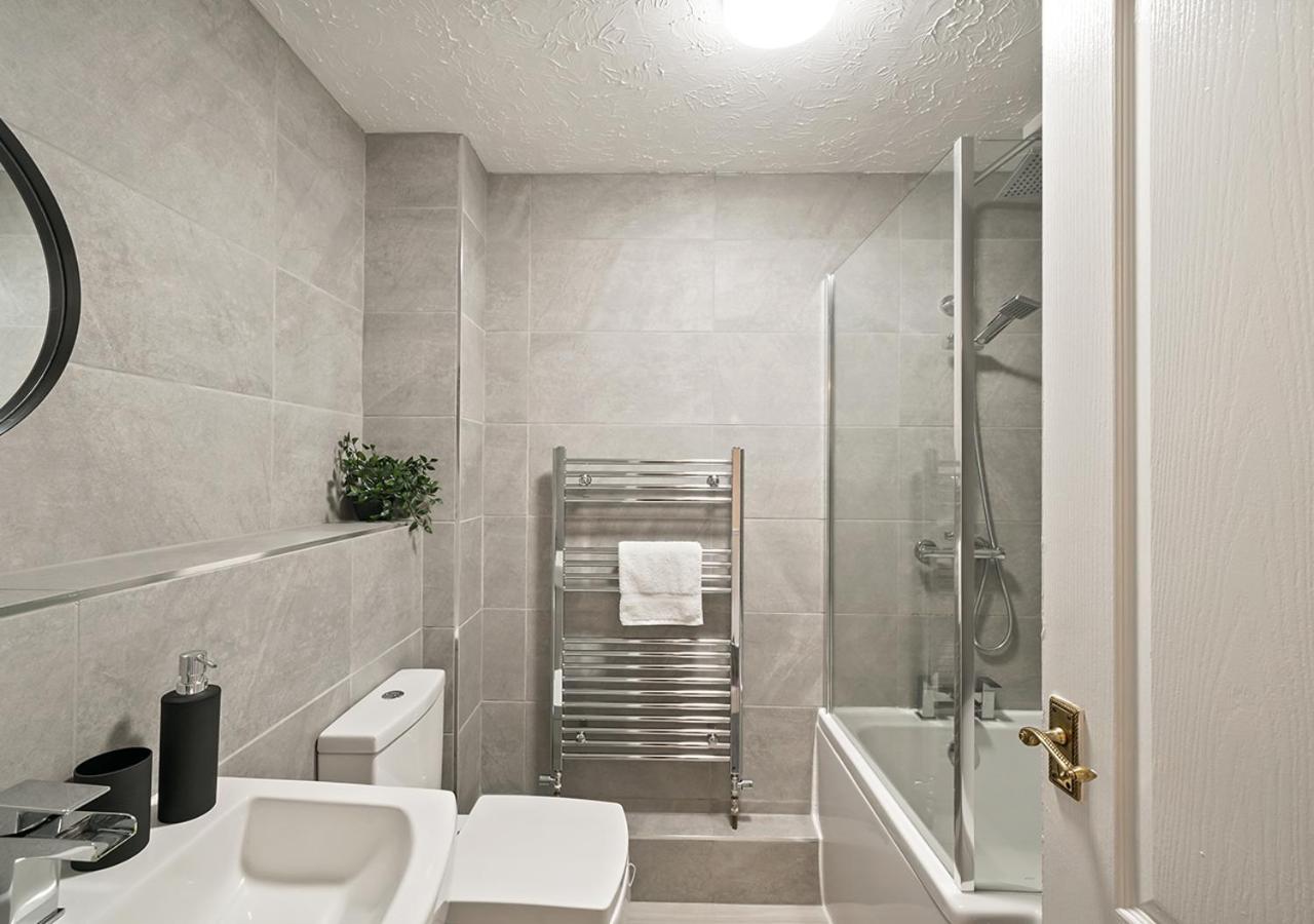 East London House Near Tube With Parking Villa Екстериор снимка