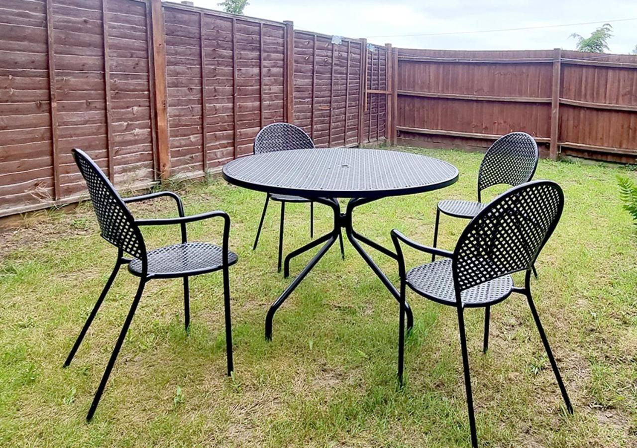 East London House Near Tube With Parking Villa Екстериор снимка